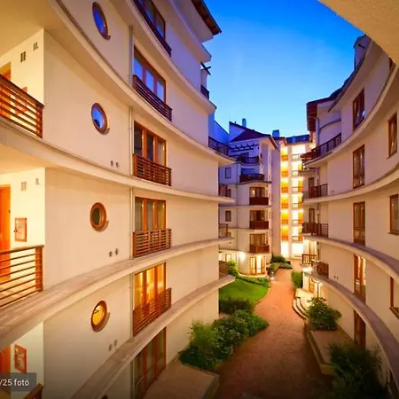 The Knight Boutique With Balcony Апартаменты